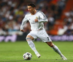 开云官方-新秀狂飙与雄鹿的极限征程，当个人传奇撞上团队野望，超新星对决雄鹿王朝