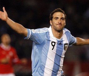 开云入口-红牌争议引爆圣西罗，内马尔泪别赛场，AC米兰绝地反击上演惊天逆转，红牌争议+内马尔泪别，AC米兰圣西罗绝地反击上演惊天逆转