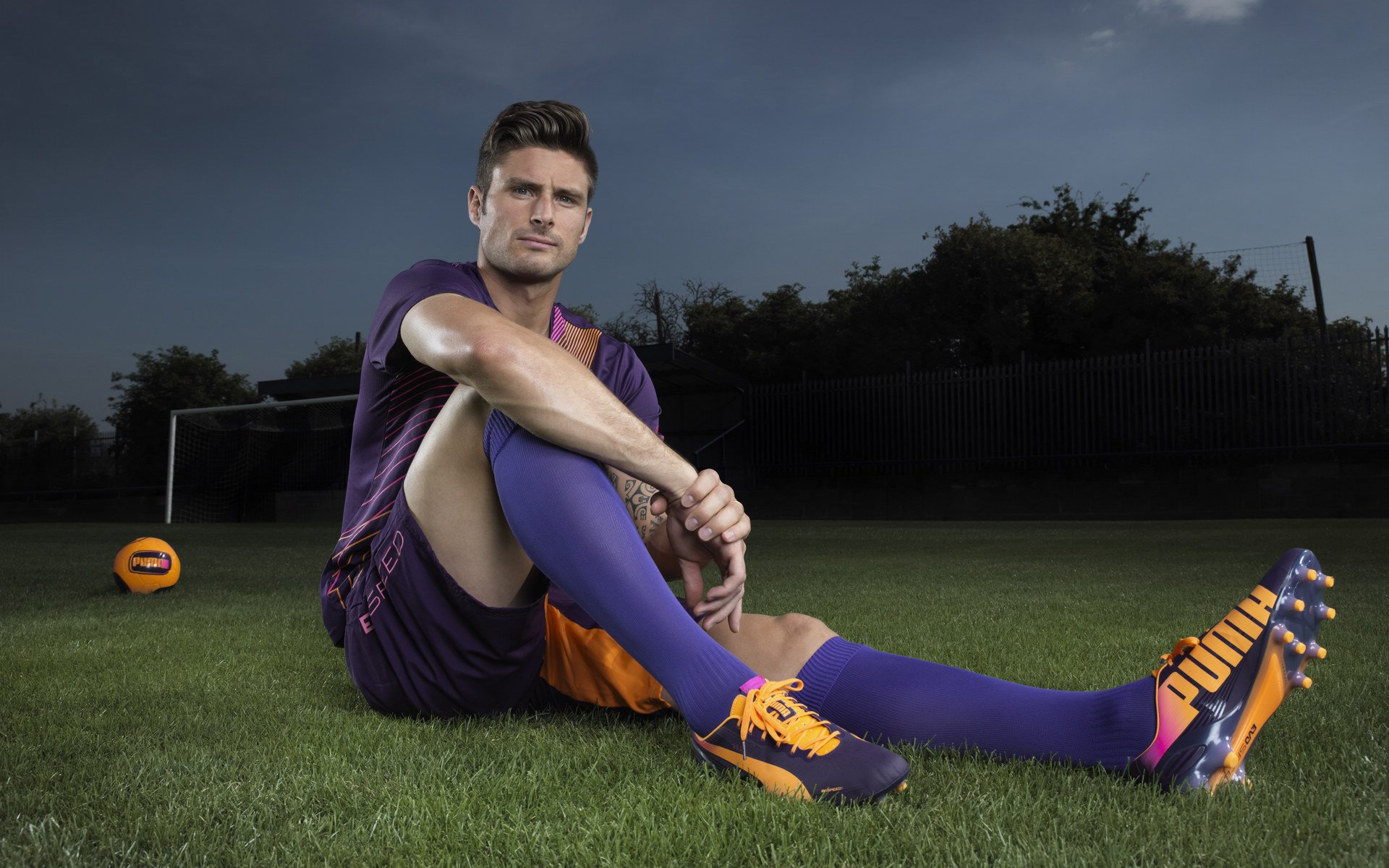 逆境的另一面，当科维托娃与DWG教练在废墟中寻找蓝图，逆境见证者，在废墟上绘蓝图